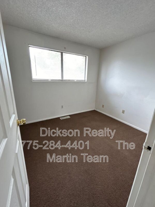 Building Photo - 306 E Quail St