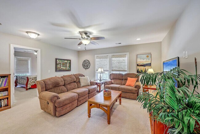 Building Photo - 4 Bedroom 3.5 Bath House in St. Johns Lake - Johns Island