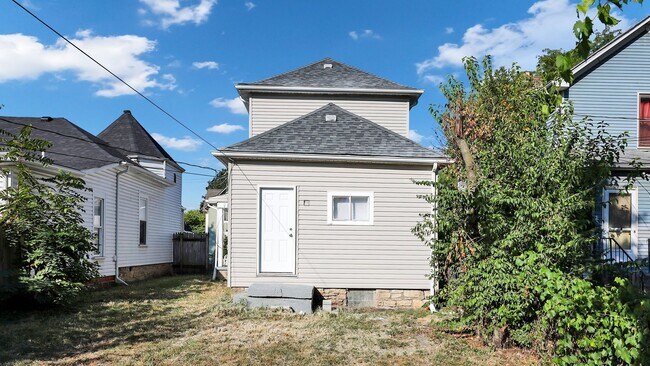 Building Photo - 130 Chicago Ave