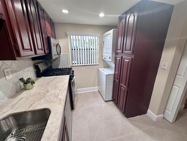 Building Photo - 11339 SW 71st Ln