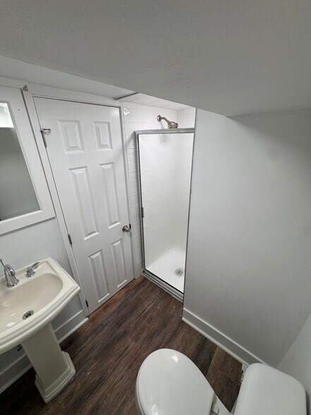 Building Photo - 3521 Oak Ave