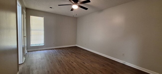Building Photo - Remolded 3 bedroom 2 bathroom home for rent