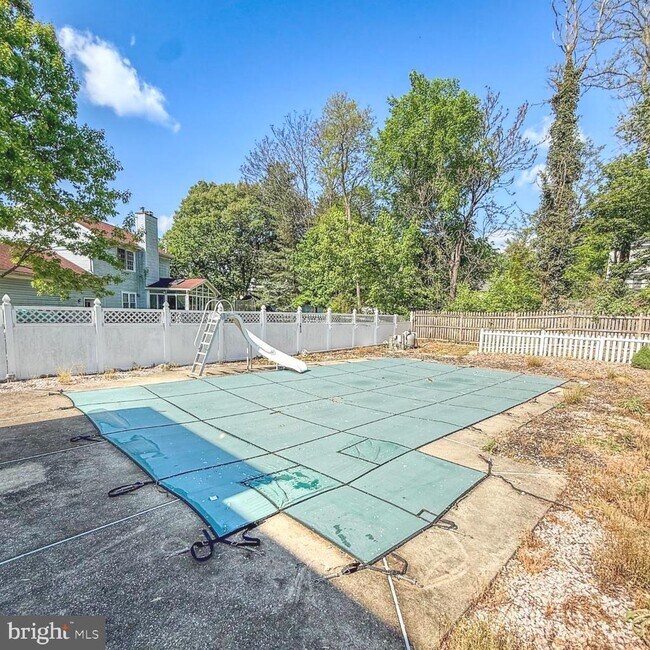 Building Photo - 3910 Red Leaf Ct