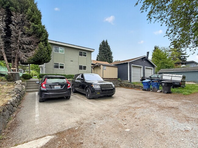 Building Photo - 9015 9th Ave SW
