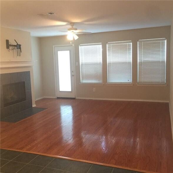 Building Photo - 9205 Lenox Dr