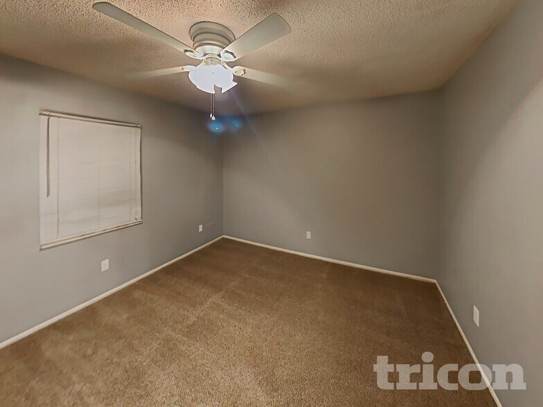 Building Photo - 1913 Hudson Ct