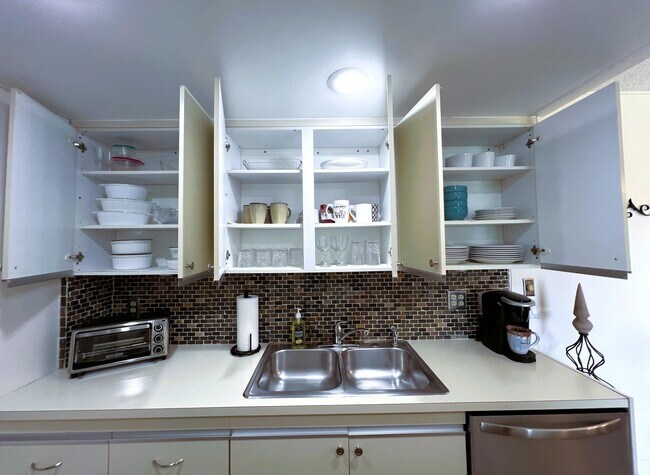 Building Photo - 3402 Bimini Ln