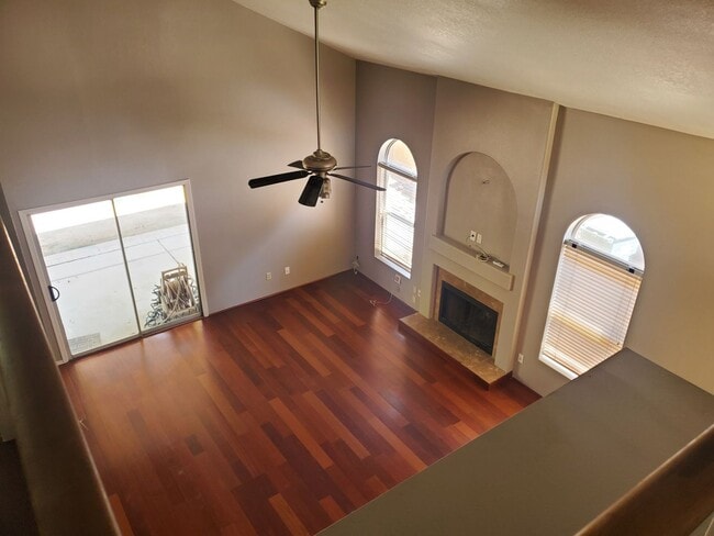 Building Photo - Ready to move in 3b 2b