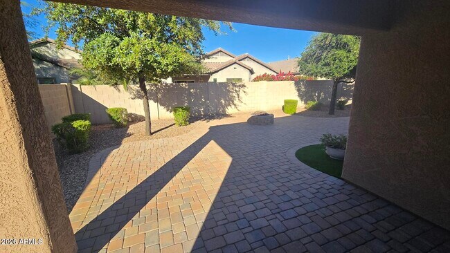 Building Photo - 10826 Avenida Del Rey