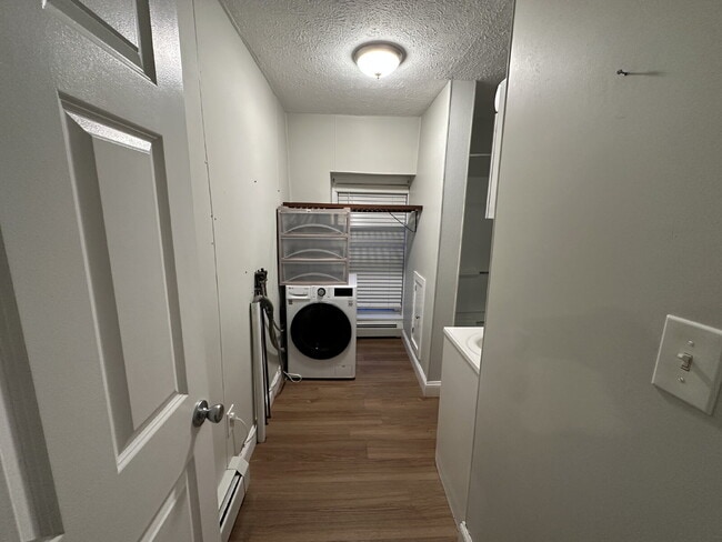 Building Photo - Charming 2-Bedroom Apartment in Portland's East End!