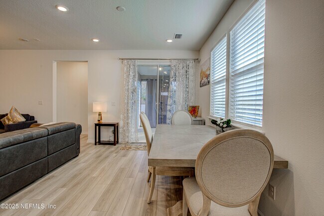 Building Photo - 168 Rambling Brk Trl