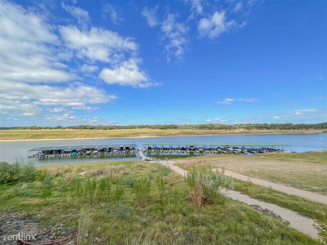 Building Photo - 502 Harbor Dr