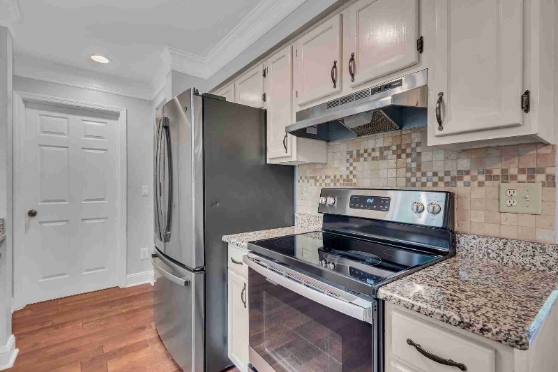 Building Photo - 1520 Birchwood Cir