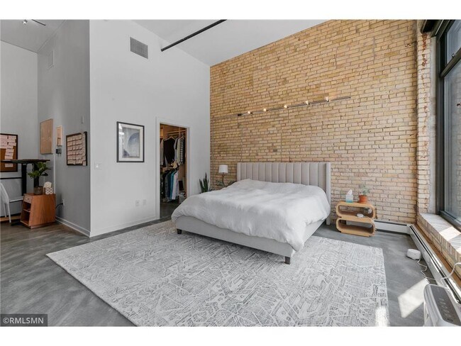 Building Photo - 404 N Washington Ave