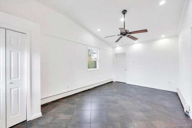 Building Photo - 7 Cinder Ln