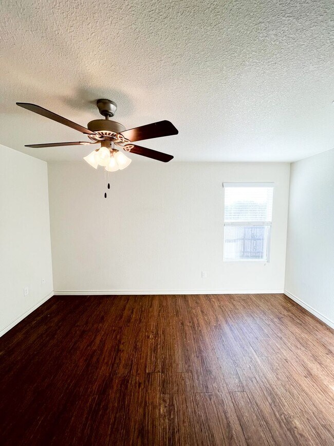 Building Photo - 1519 Justin Lp