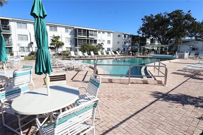 Building Photo - 1801 Restful Dr