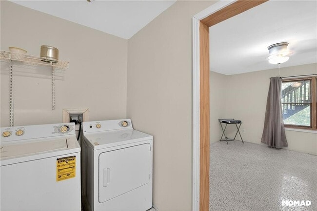 Building Photo - 3962 Sweetwater Pkwy