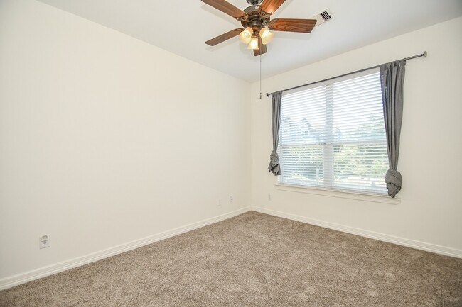 Building Photo - 3313 New Garden View Ln