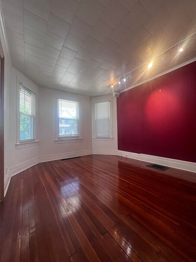 Building Photo - 94 W 46th St