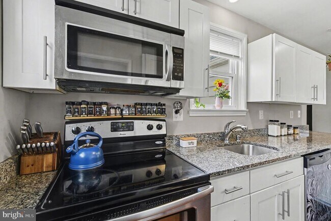 Building Photo - 2507 Glencoe Rd