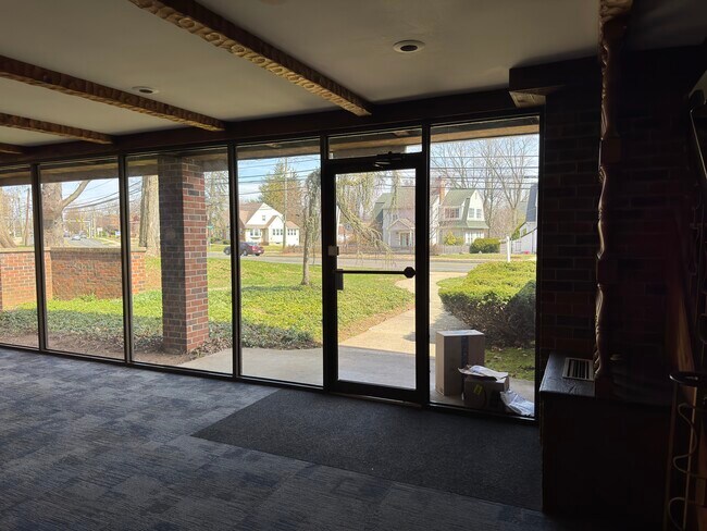 Lobby - 109 S Main St