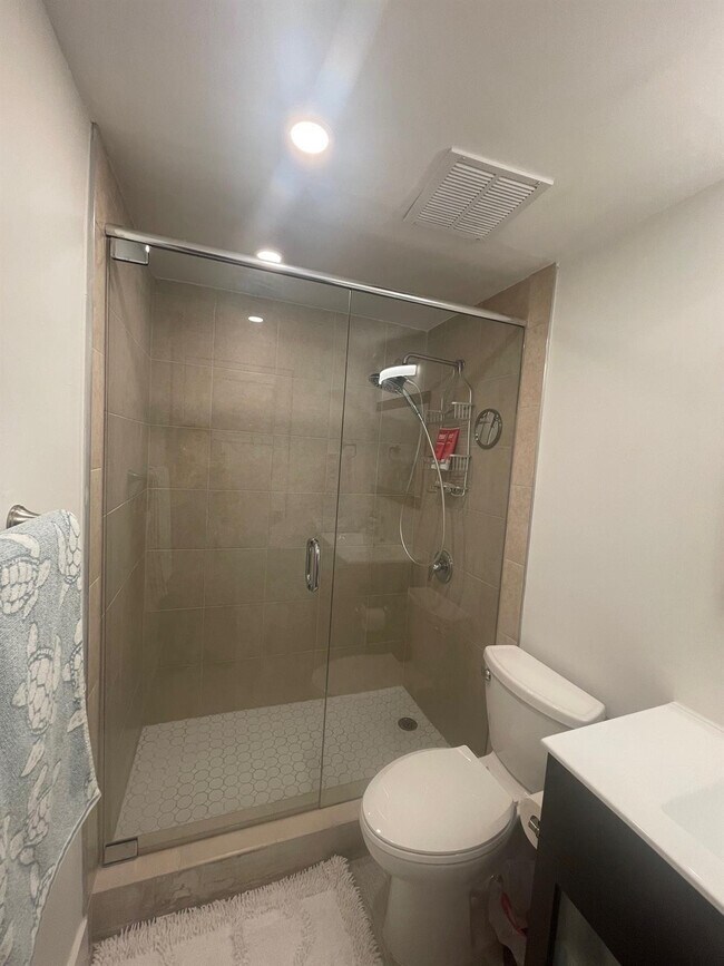 Building Photo - 3800 Galt Ocean Dr