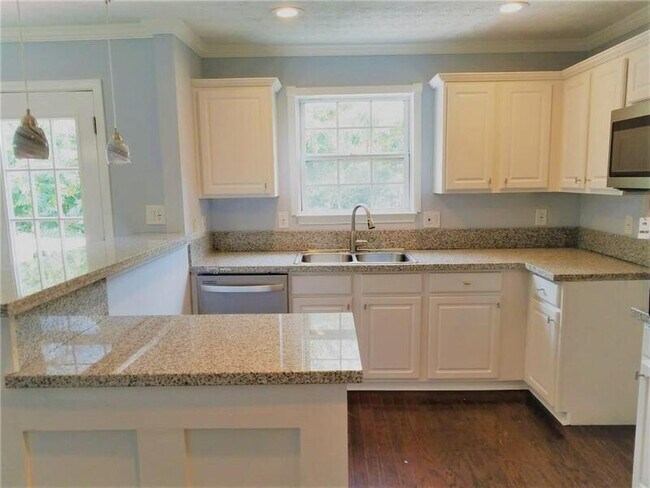 Building Photo - 2752 Mamie Ln