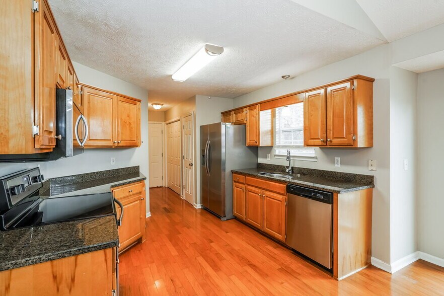 Building Photo - 900 Pebble Beach Cir