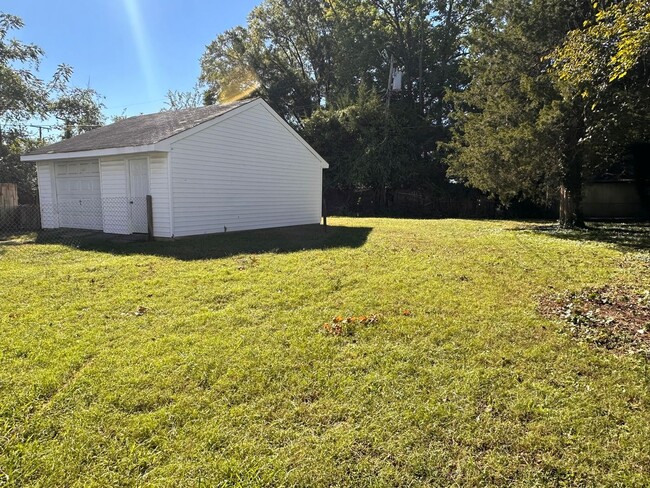 Building Photo - Cape Cod with Garage