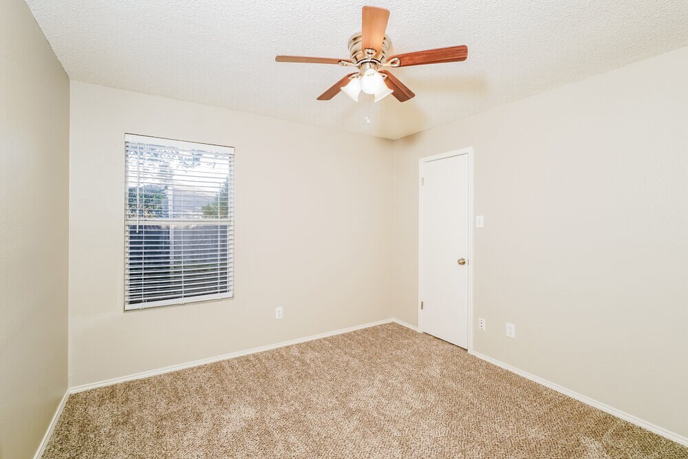 Building Photo - 706 Langford Dr