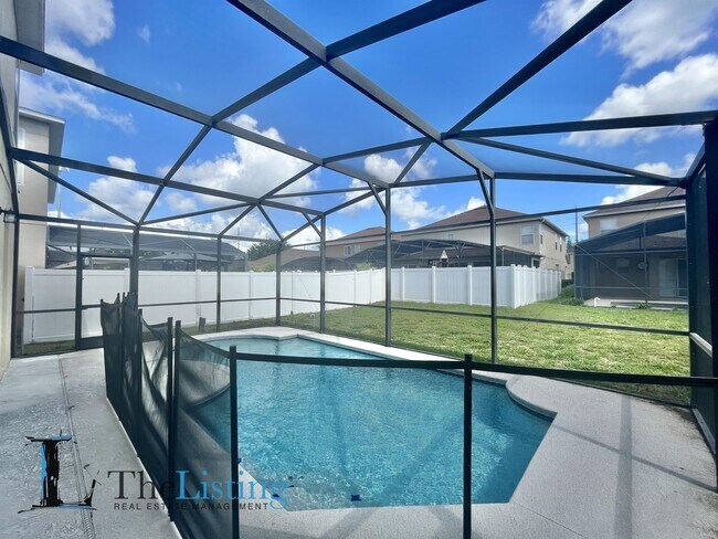 Building Photo - 613 Alfani St