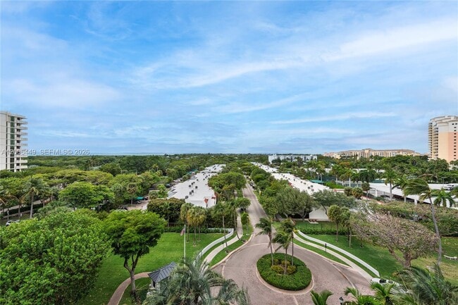 Building Photo - 600 Grapetree Dr