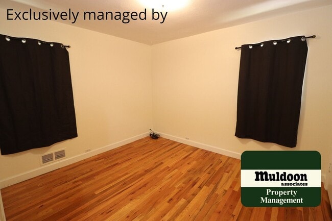 Building Photo - Lovely Sunset Park Rancher with Basement. ...