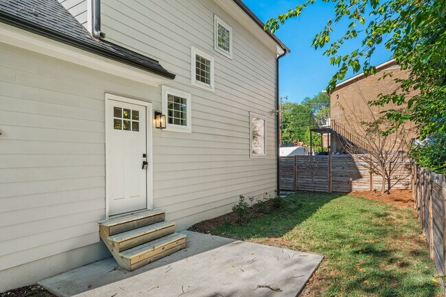 Building Photo - 1205 Evergreen St