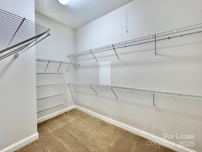 Building Photo - 1205 Gainsborough Dr