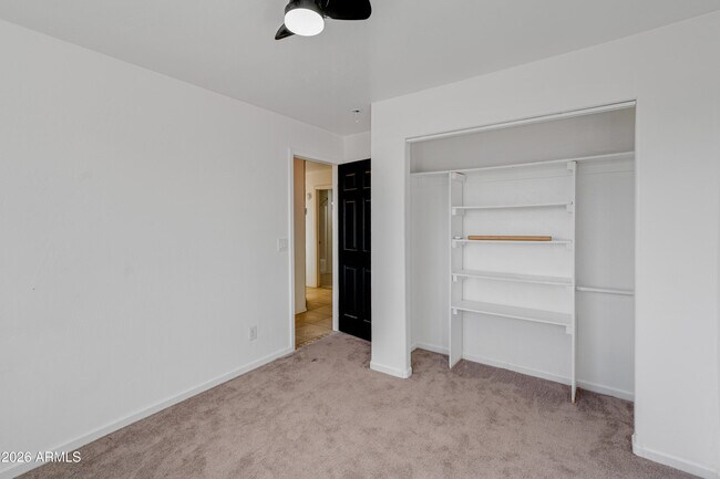 Building Photo - 33665 S Incline Dr