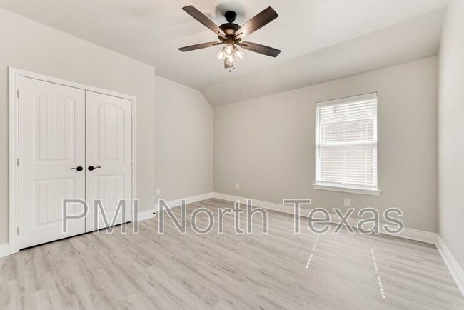 Building Photo - 8201 Scott Ln