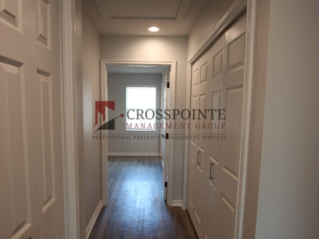 Building Photo - Stunning 2 Bed 2.5 Bath 1 Car Garage Townhome in Tyler!