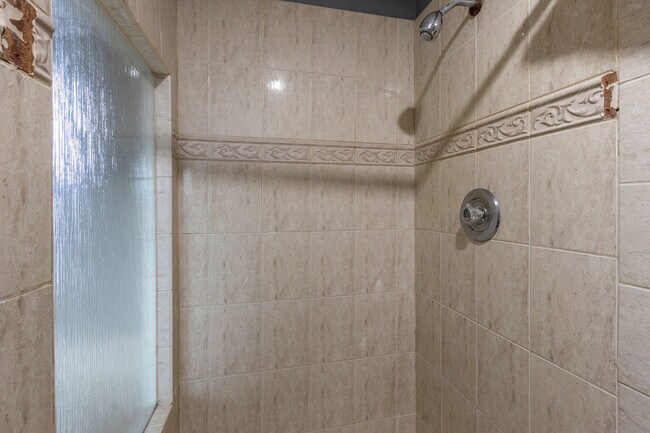 Building Photo - 2S601 River Oaks Dr