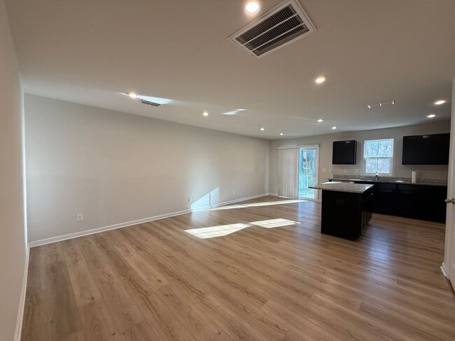 Building Photo - Modern 3-Bedroom Townhouse with Garage & Private Patio