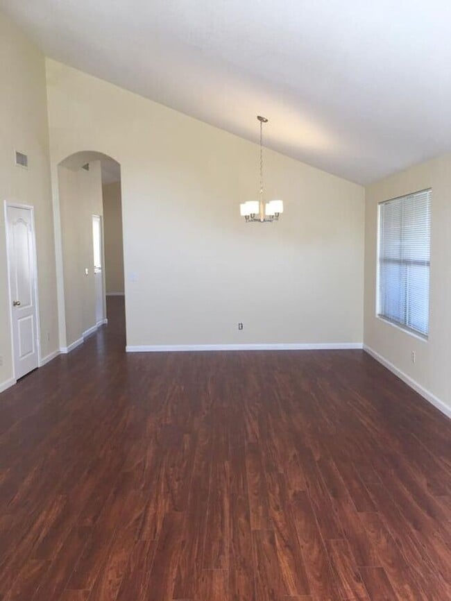 Building Photo - 3-bedroom remodeled in East Mesa