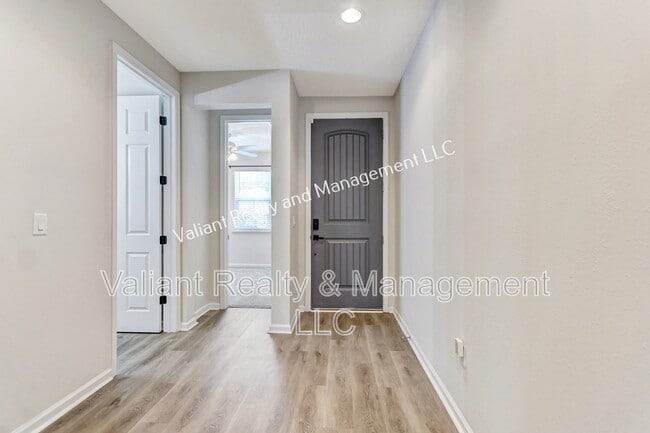 Building Photo - 1880 Cogdill Trace