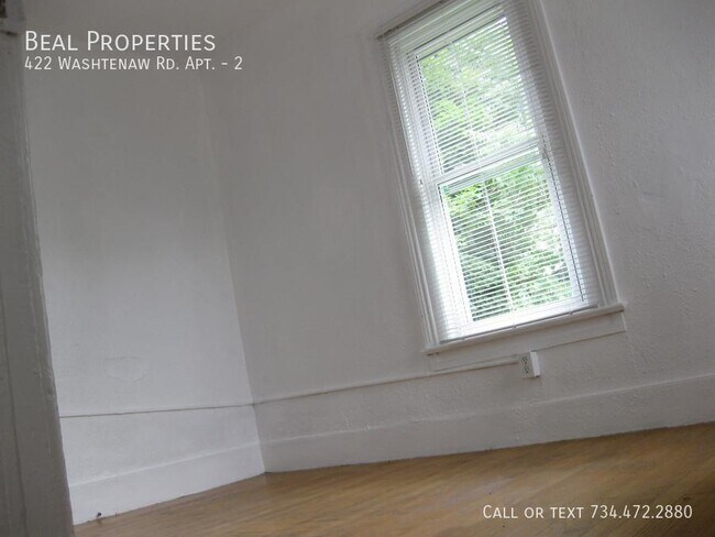Building Photo - 422 Washtenaw Ave