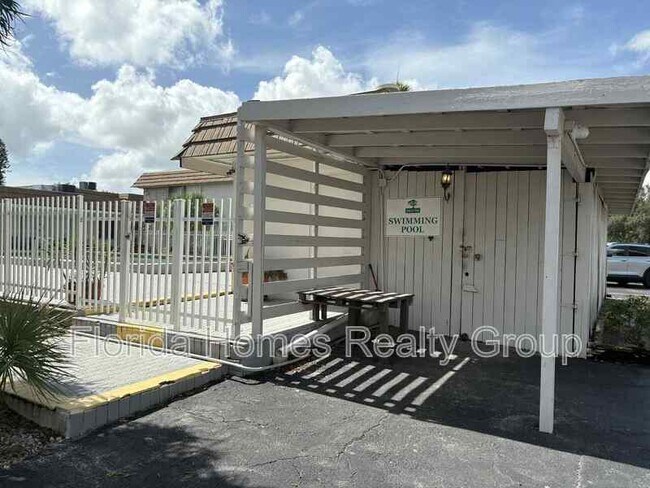 Building Photo - 1830 Maravilla Ave