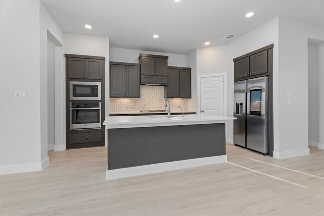 Building Photo - 28182 White Mdw Ln