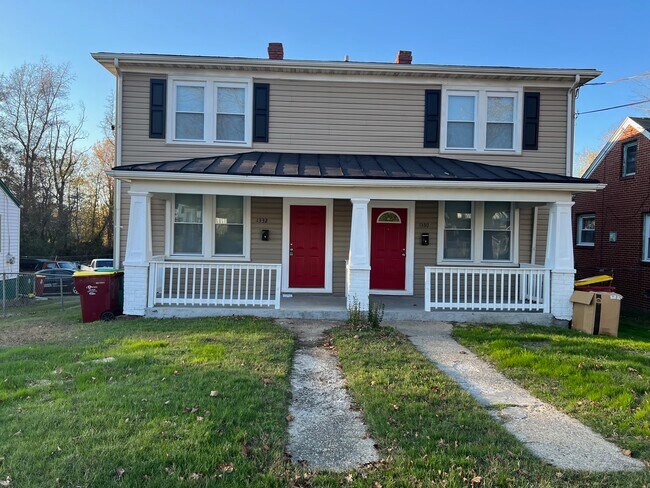 Primary Photo - 1332 Custer St