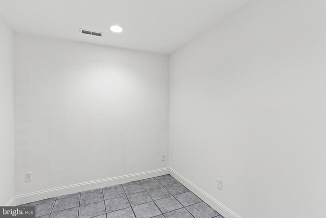 Building Photo - 3820 Palmetto Ct