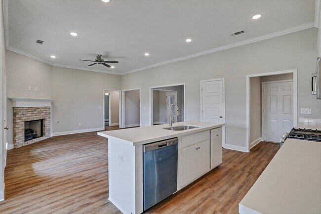 Building Photo - 577 Patrick Farms Dr