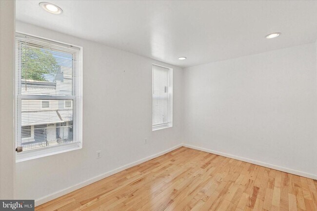 Building Photo - Updated 2BR Townhome with Dual Ensuite Baths, Hardwood Floors & Private Patio in Grays Ferry